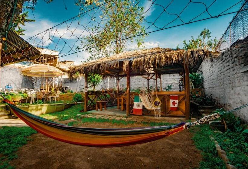 Quarto Quádruplo Estandar, Colonial House Inn