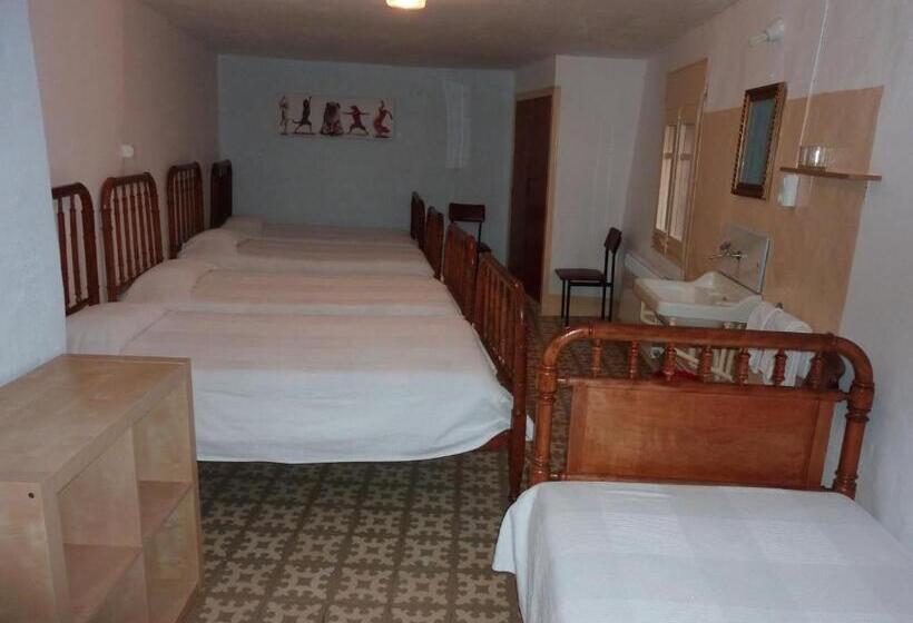 Семейный Номер Совместный Санузел, Pension Fonda Vilalta