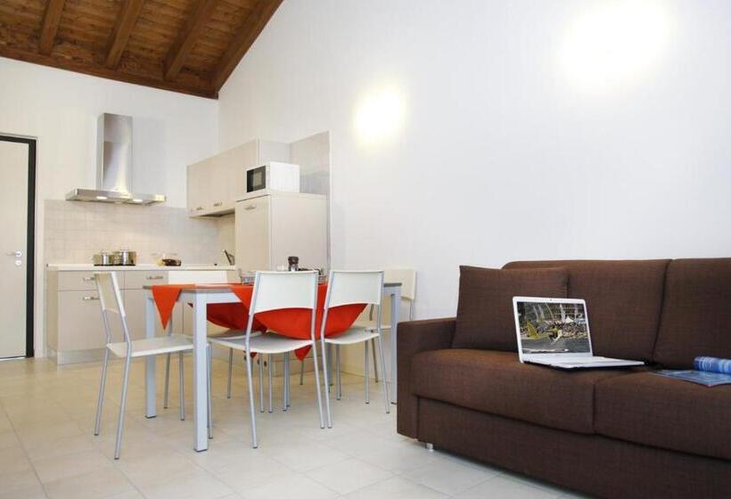 1 Bedroom Penthouse Apartment, Residence Maroadi