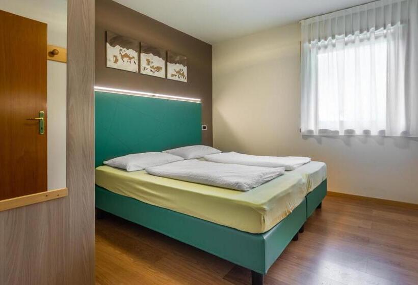 2 Bedrooms Apartment Mountain View, Foresto   Holiday Apartments