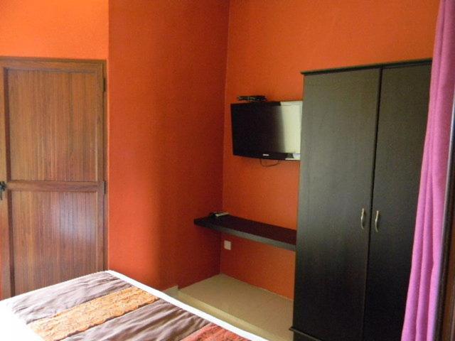استودیوی استاندارد, Villa Osoleil