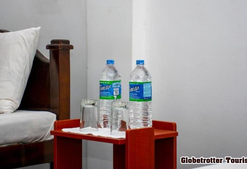 اتاق استاندارد سه نفره, Globetrotter Tourist Inn