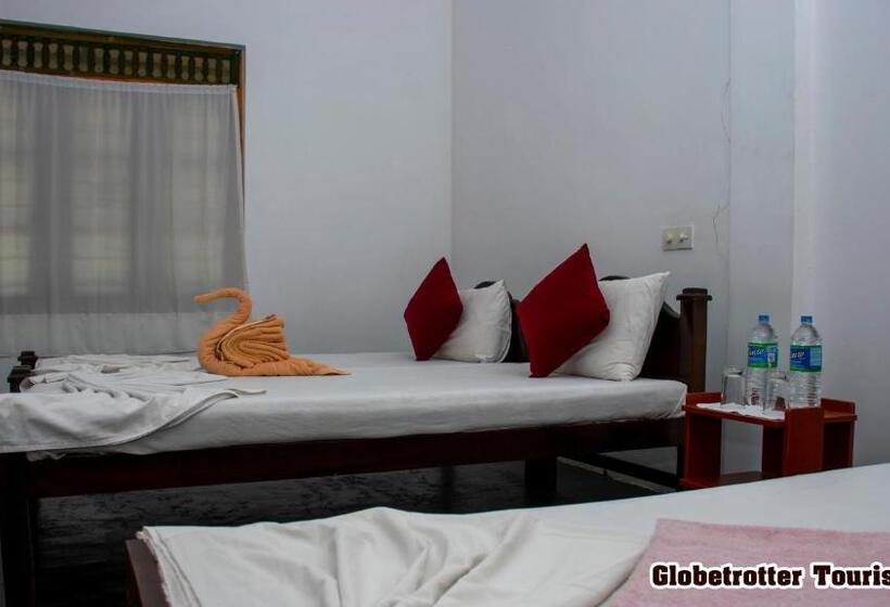 اتاق استاندارد سه نفره, Globetrotter Tourist Inn