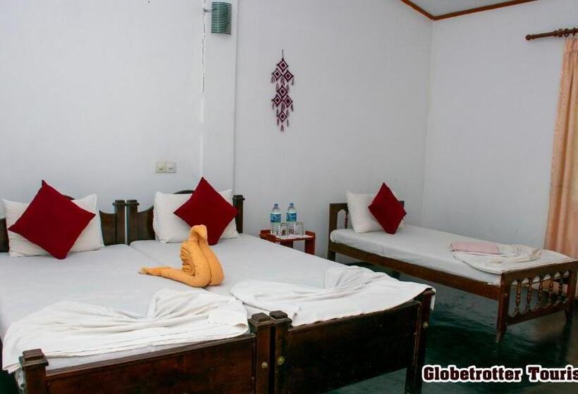 اتاق استاندارد سه نفره, Globetrotter Tourist Inn