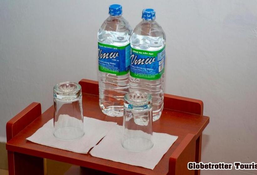 اتاق استاندارد سه نفره, Globetrotter Tourist Inn