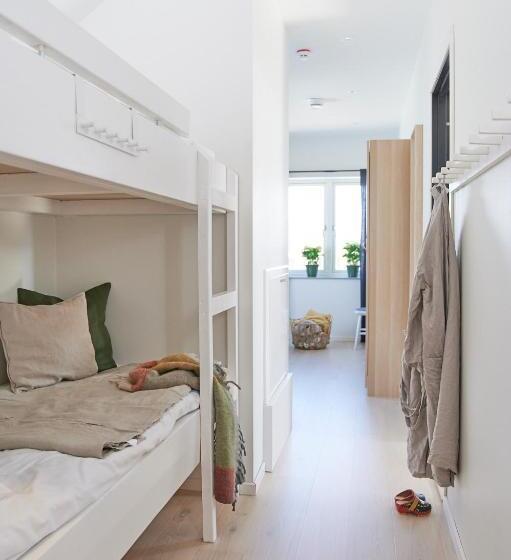 1 Bedroom Penthouse Apartment, Lotsvillans Vandrarhem
