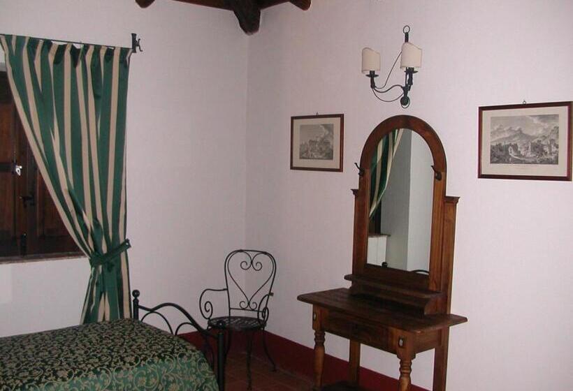 اتاق لوکس سه تخته, Agriturismo Il Daino