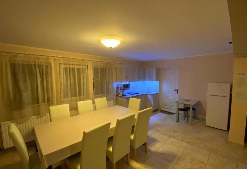 Апартаменты 2 Спальни, Vila Eszter