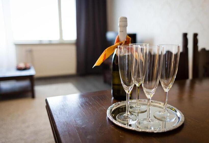 Апартаменты 3 Спальни, Yömyssy Apartments