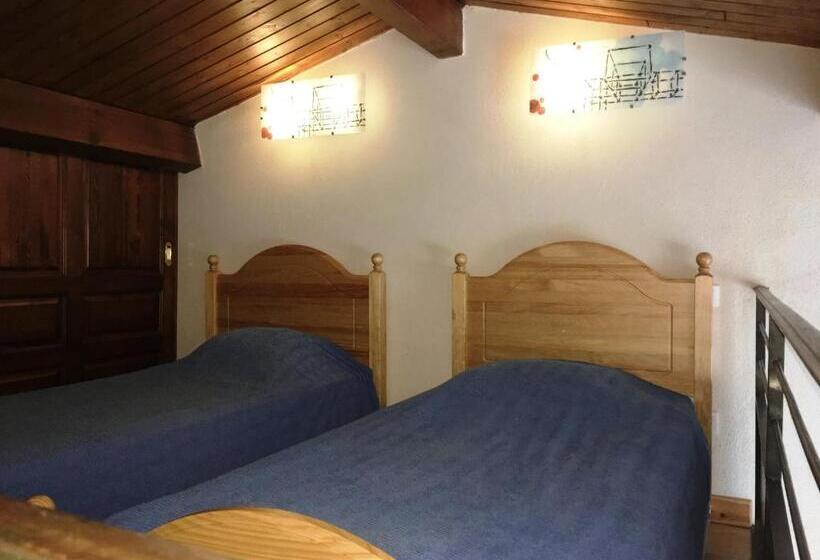 Четырехместный Номер Стандарт, Castelia