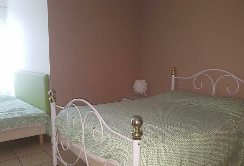 Дом 1 Спальня, Ferme Ithurburia