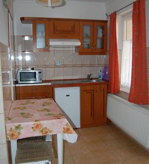 آپارتمان 1 خوابه, Zách Klára Utcai Apartman