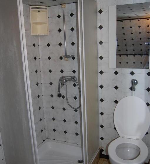 سوئیت پنت هاوس, Zách Klára Utcai Apartman