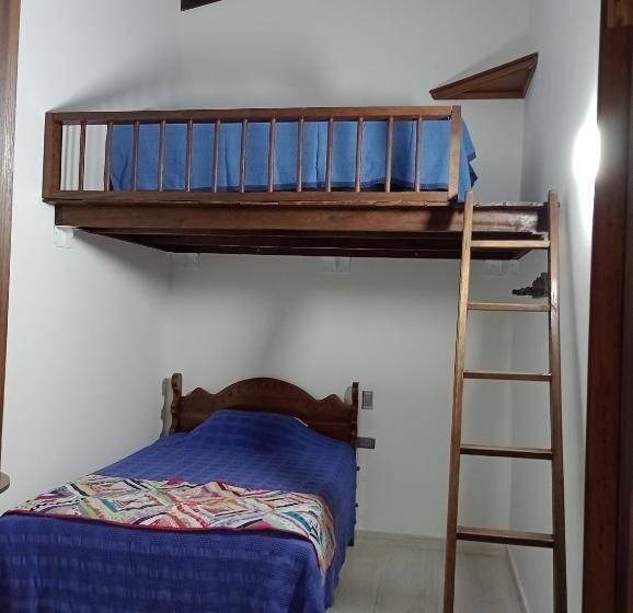 חדר סטנדרט לשלושה, Hostal Famihotel Fundadores