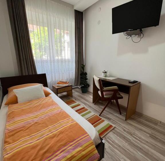 اتاق استاندارد یک نفره, Bezdan Guesthouse