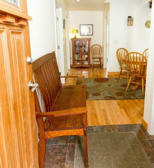 Номер Стандарт Трехместный, Eagle Peak Guesthouse