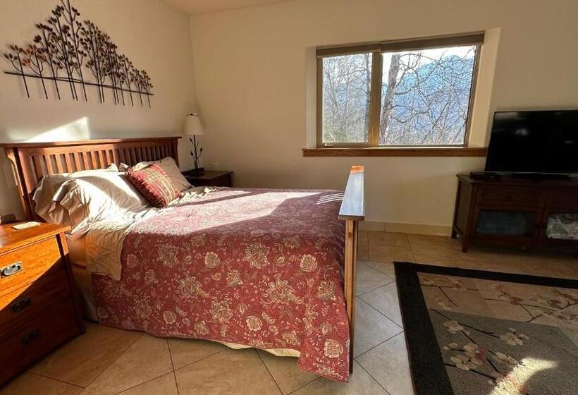 Трехместный Номер Deluxe, Eagle Peak Guesthouse