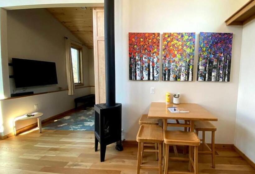 Дом 2 Спальни, Eagle Peak Guesthouse