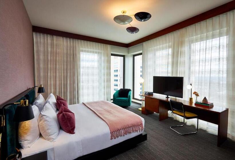 Standardrum King Size Säng, Fairlane Hotel Nashville, By Oliver