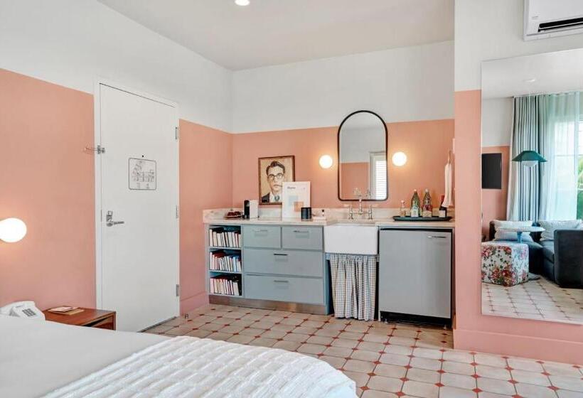 סטודיו סטנדרט עם מרפסת, Trouvail Miami Beach