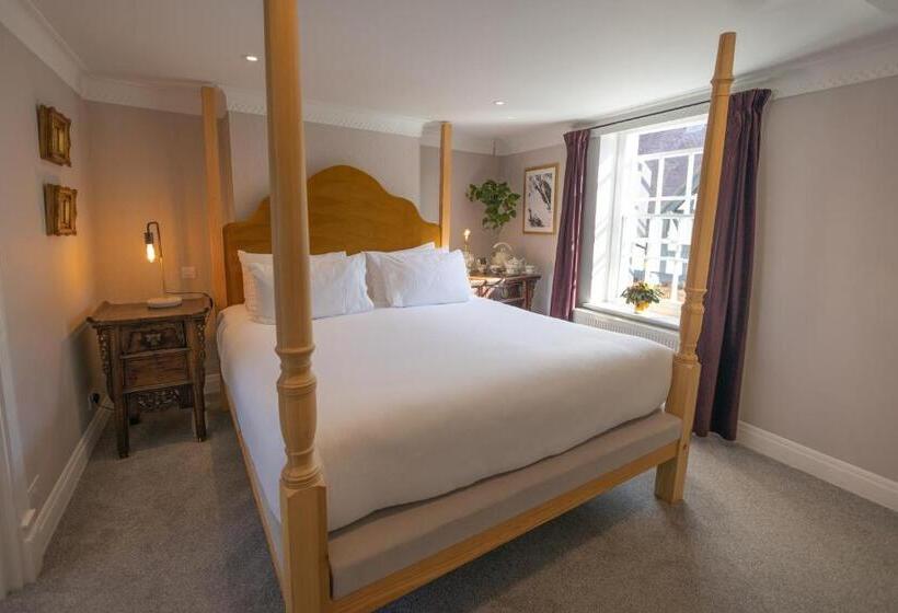 اتاق لوکس با تخت بزرگ, House Arundel