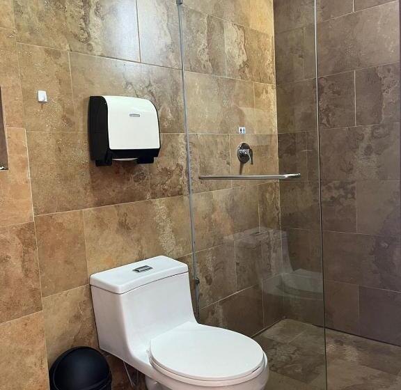 컴포트 트리플 룸, Hostal Camil