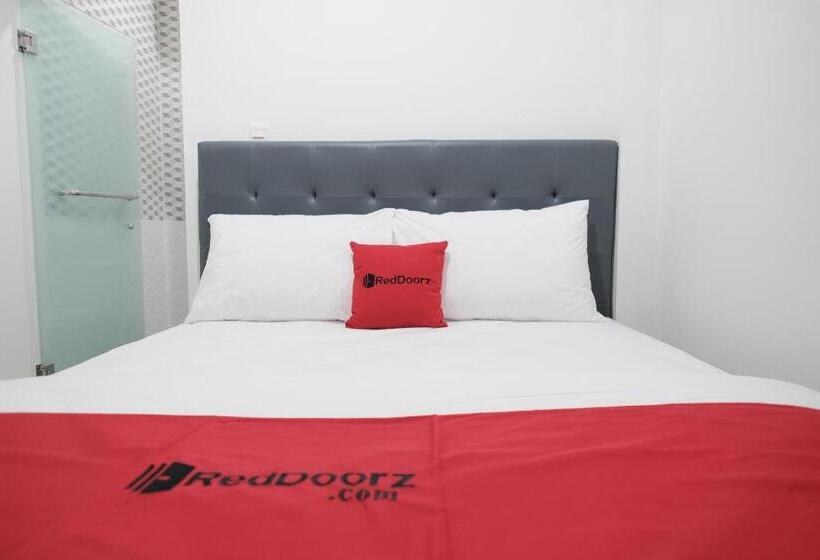 Номер Стандарт, Reddoorz Near Taman Palem