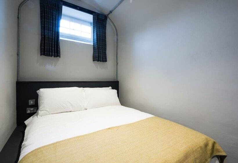 带共用浴室的标准房间, Code Pod – The Court  Edinburgh