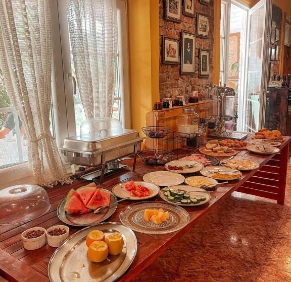 اتاق اکونومی, Guesthouse Lord Byron