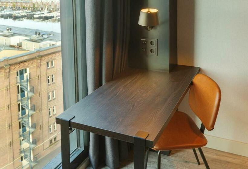 Номер Стандарт, Holiday Inn   The Niu, Fender Amsterdam