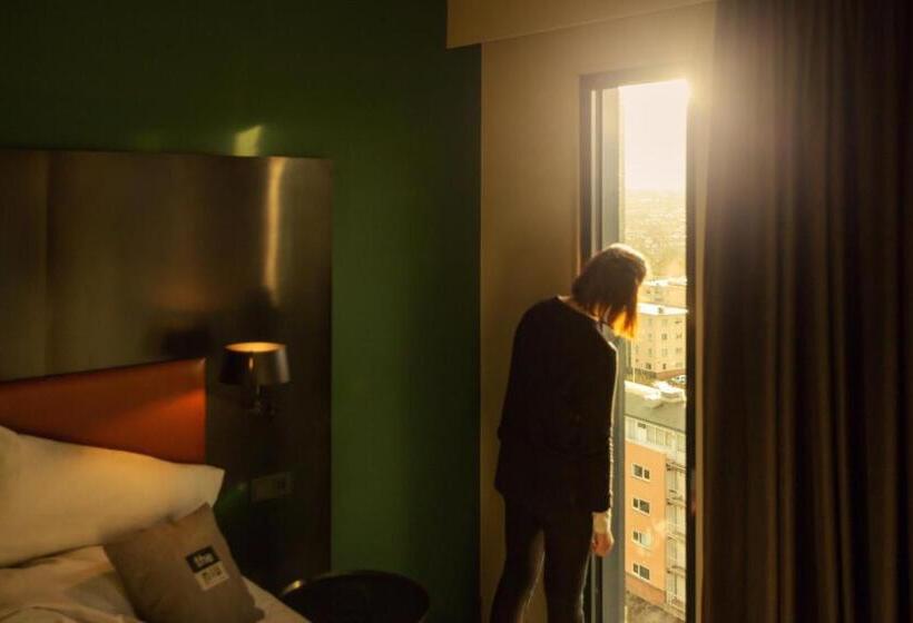 Номер Superior, Holiday Inn   The Niu, Fender Amsterdam