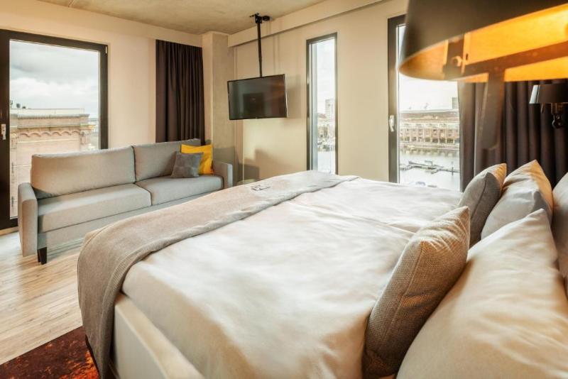 Номер Superior, Holiday Inn   The Niu, Fender Amsterdam