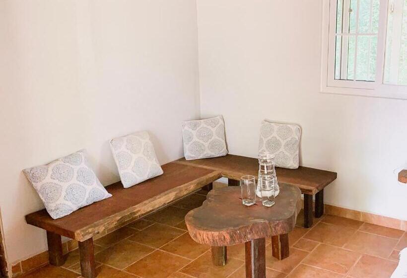 غرفة قياسية مزوَّدة بشُرفة, Bird Island Bungalows
