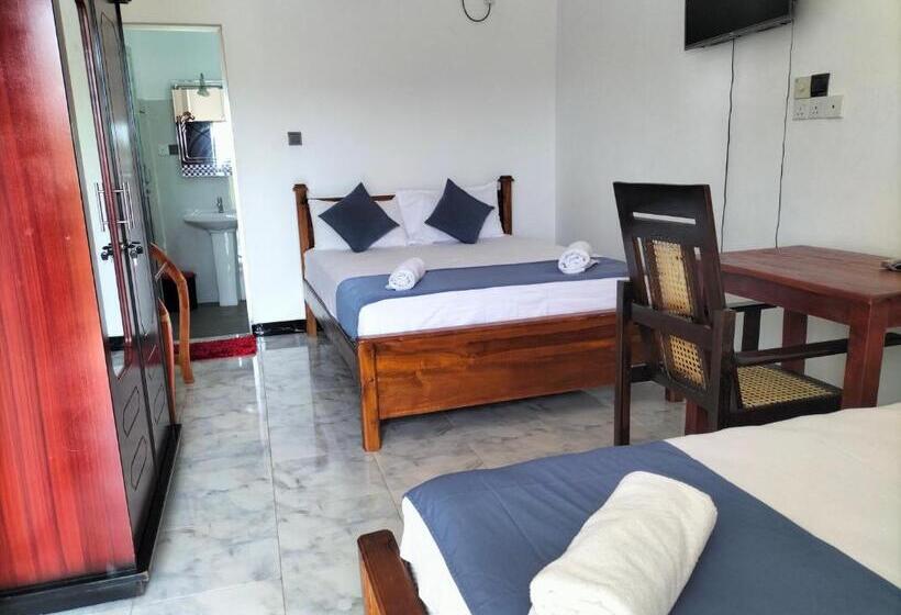 Quarto Triplo Estandar com Sacada, Sun Blue