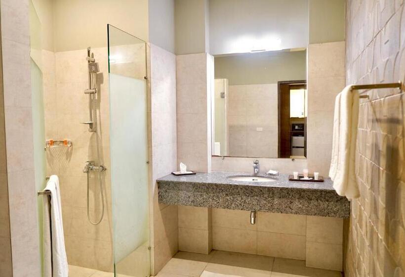 سوئیت پرزیدنت, Circle Club Faisalabad