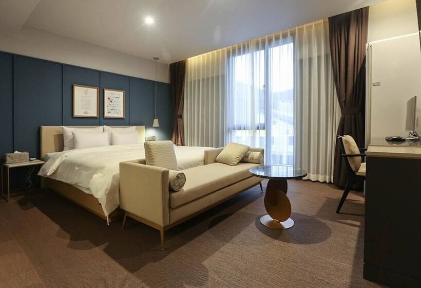 Номер Премиум, Gimhae Samgye Brown Dot