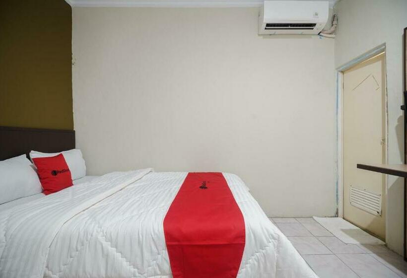 Номер Стандарт, Reddoorz Near Cikampek Mall Karawang