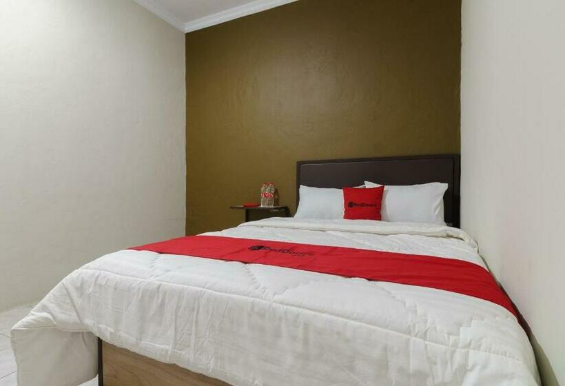 Номер Стандарт, Reddoorz Near Cikampek Mall Karawang