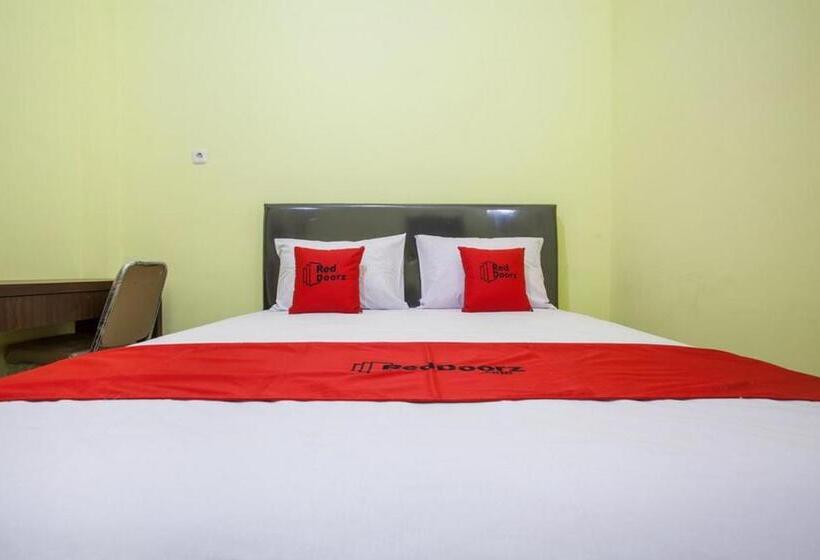Номер Стандарт, Reddoorz Near Petra University 2