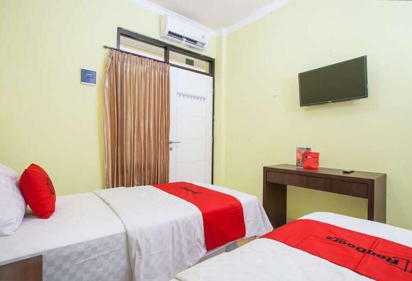 Номер Стандарт, Reddoorz Near Petra University 2