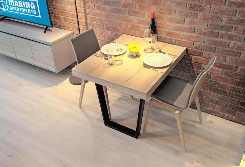 استودیوی استاندارد, Marina Apartments Regensburg