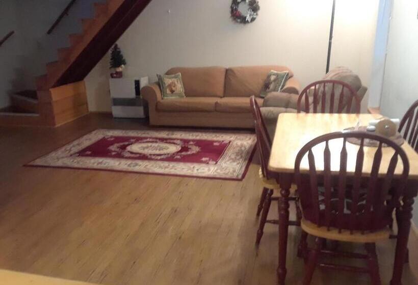 Люкс Вид на Сад, Alaska's Northland Inn