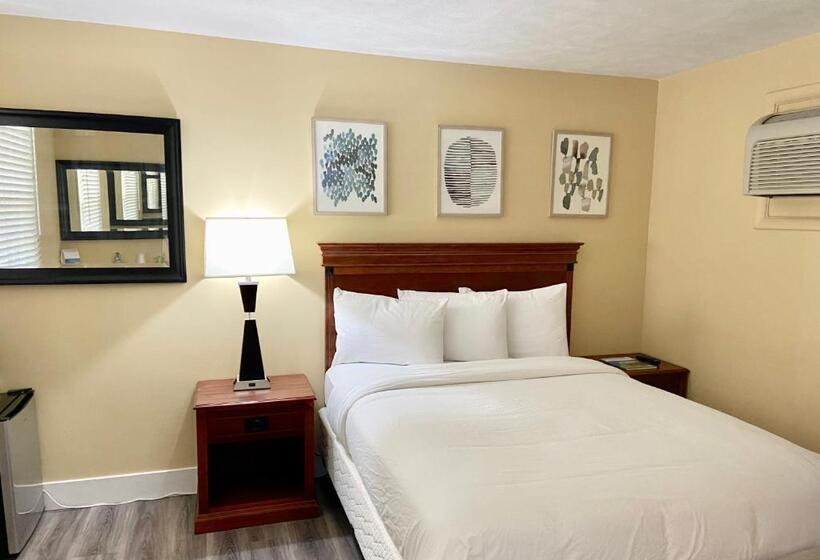 Номер Стандарт, Elk Rapids Lakeshore Inn