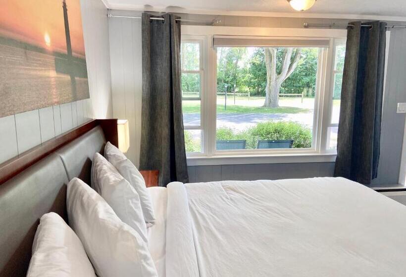 Номер Deluxe Кровать Кинг, Elk Rapids Lakeshore Inn