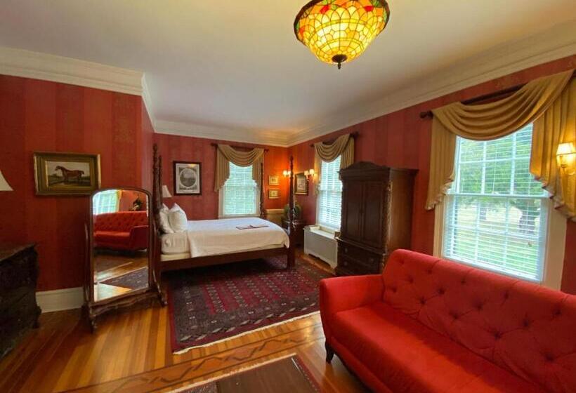 Люкс, Historic Rosemont Manor