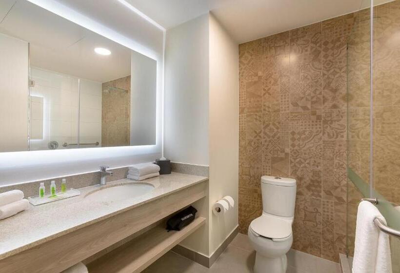 디럭스 룸 킹사이즈 침대, Holiday Inn   Piura, An Ihg