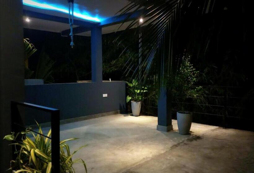 اتاق لوکس, Weligama Bay Watsila Resort