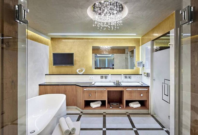 Люкс, Wellness  & Sporthotel Jagdhof
