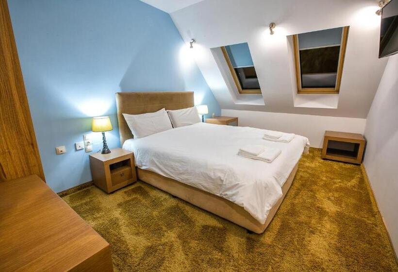 Standard-huone, Andon Angelov