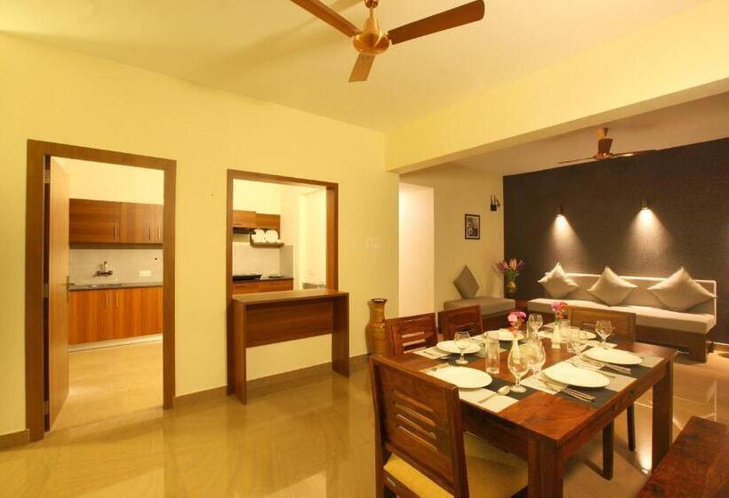 Апартаменты 3 Спальни, Laimar Suites
